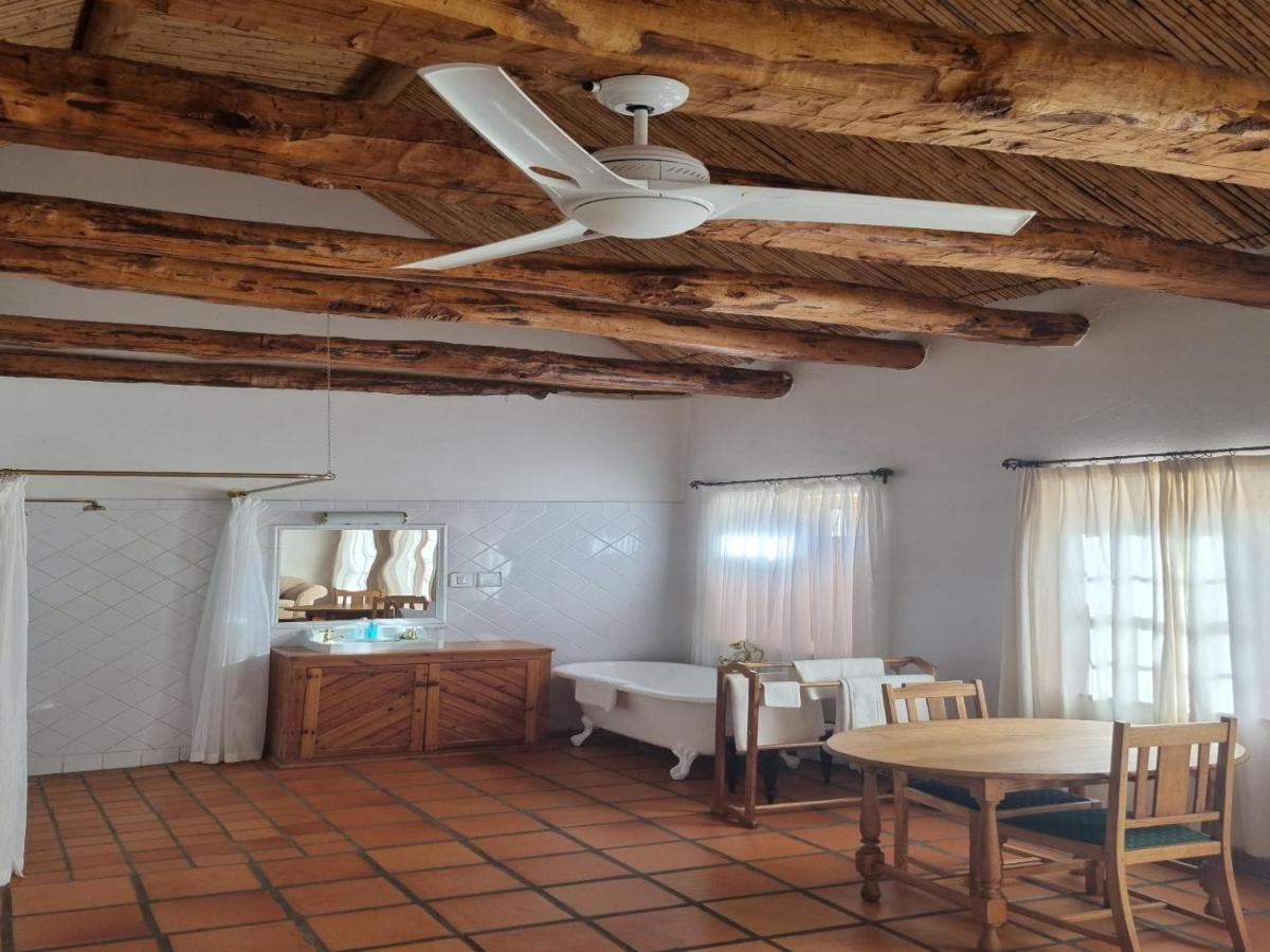 Red Mountain Ridge Karoo Oasis And Guest Farm Apartment Buffelskloof Luaran gambar